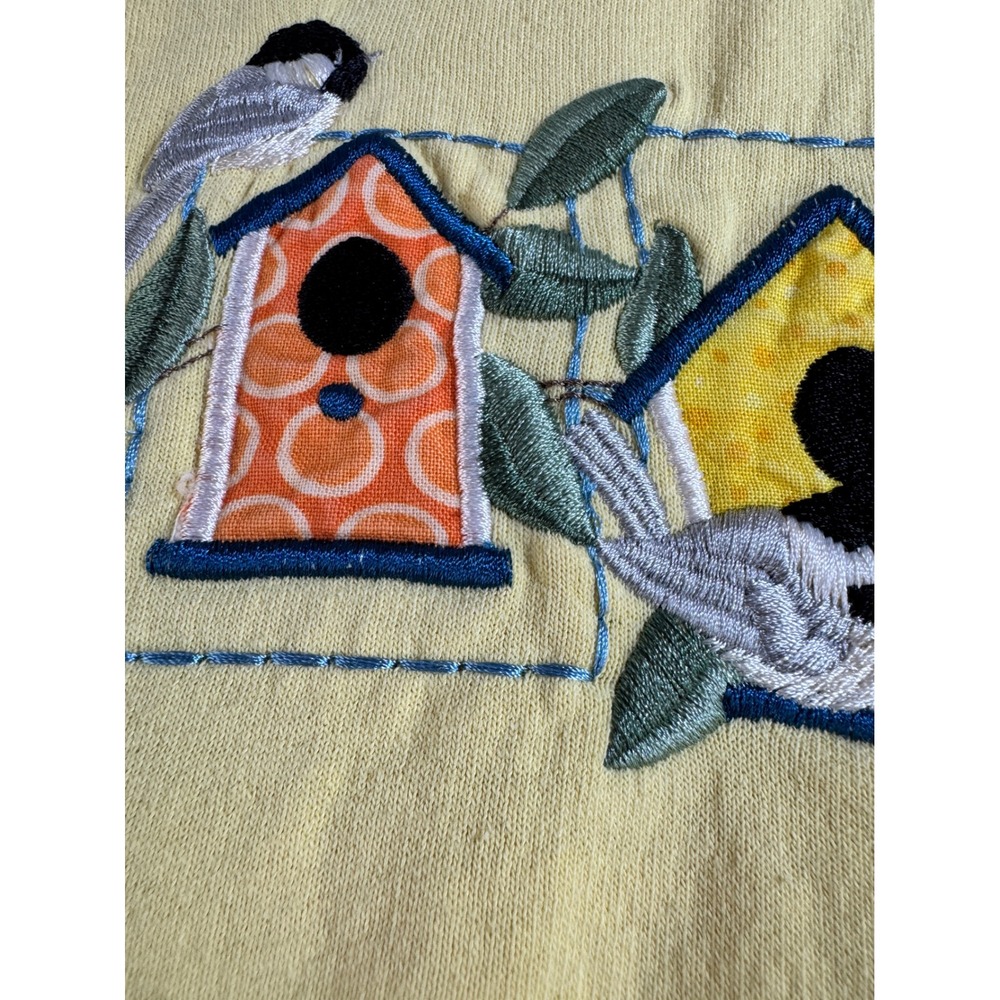 Vintage Birdhouse Embroidered Sweatshirt Yellow Cottagecore Crewneck Pullover M - Picture 5 of 12
